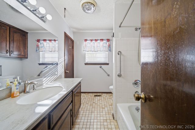 7204 S Warwick Street, Broken Arrow, OK 74014