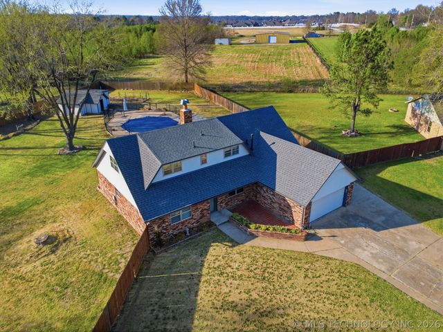 7204 S Warwick Street, Broken Arrow, OK 74014