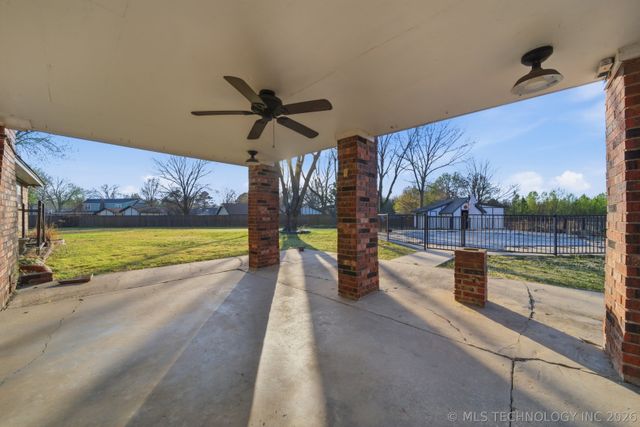 7204 S Warwick Street, Broken Arrow, OK 74014