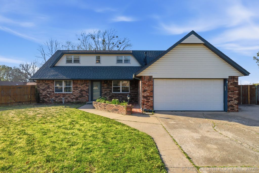 7204 S Warwick Street, Broken Arrow, OK 74014