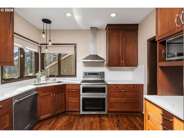 15140 Sw GIBRALTAR Ct, Beaverton, OR 97007