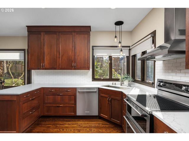 15140 Sw GIBRALTAR Ct, Beaverton, OR 97007