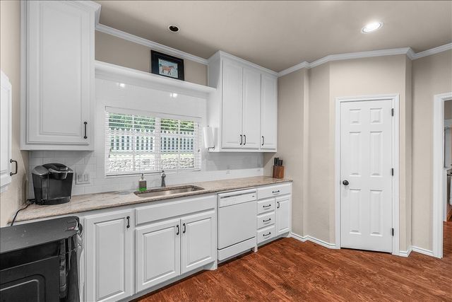 1128 W Lake Drive, Weatherford, TX 76087