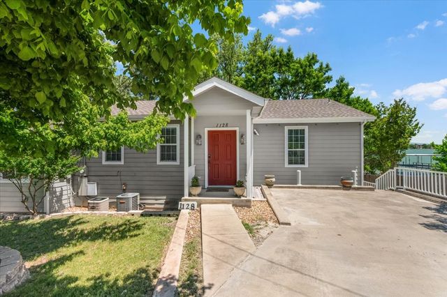 1128 W Lake Drive, Weatherford, TX 76087