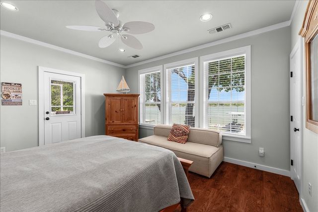 1128 W Lake Drive, Weatherford, TX 76087