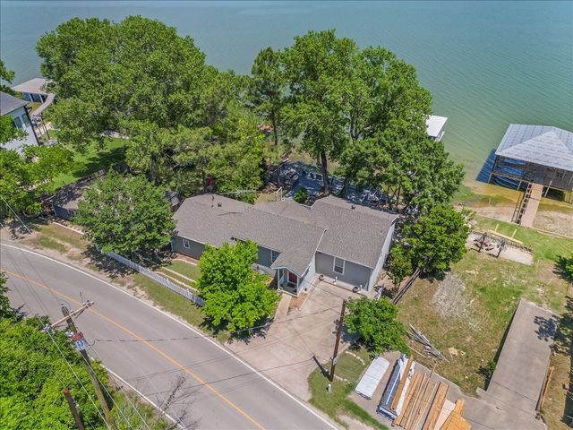 1128 W Lake Drive, Weatherford, TX 76087