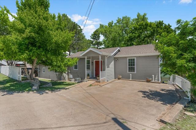 1128 W Lake Drive, Weatherford, TX 76087