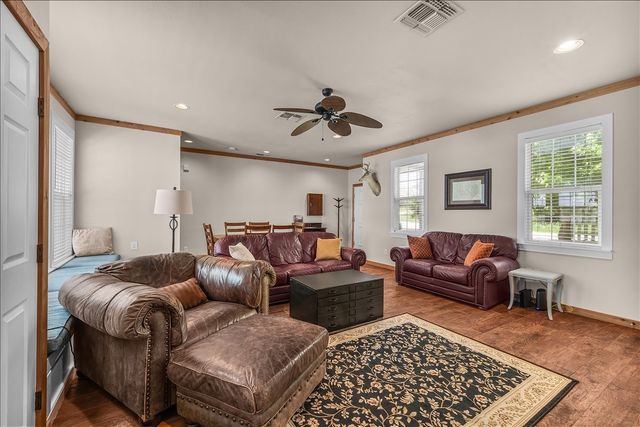 1128 W Lake Drive, Weatherford, TX 76087