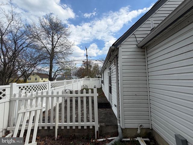1526 HURFFVILLE, Deptford, NJ 08096