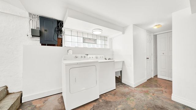 6001 S Kilbourn Avenue, Chicago, IL 60629