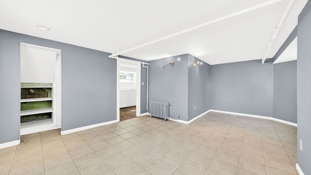 6001 S Kilbourn Avenue, Chicago, IL 60629
