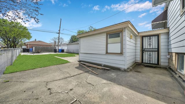 6001 S Kilbourn Avenue, Chicago, IL 60629