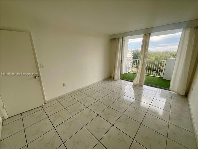 1200 NE Miami Gardens Dr 1011W, Miami, FL 33179