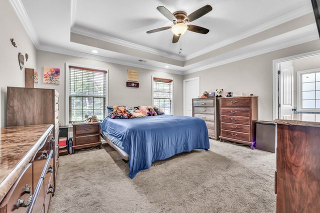 363 Barry Dr, Clarksville, TN 37040