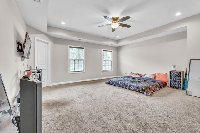 363 Barry Dr, Clarksville, TN 37040