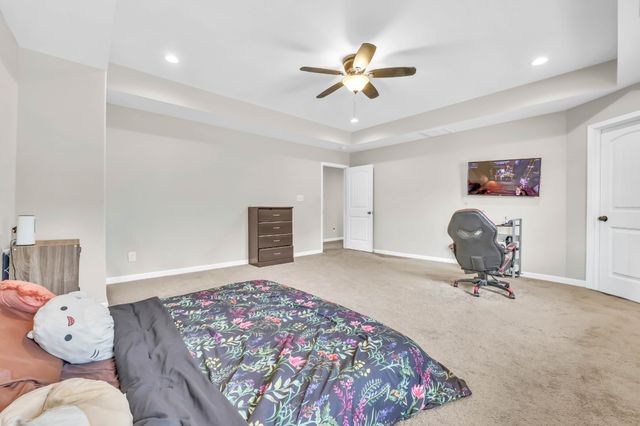 363 Barry Dr, Clarksville, TN 37040