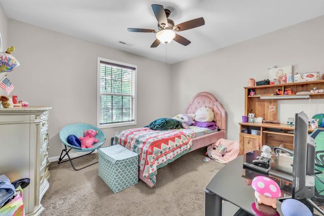363 Barry Dr, Clarksville, TN 37040