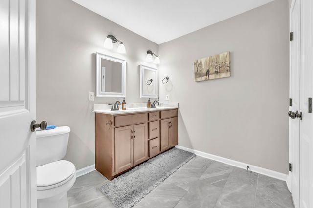 363 Barry Dr, Clarksville, TN 37040