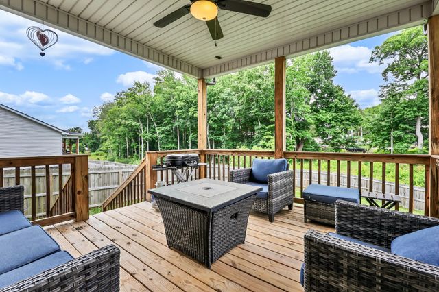 363 Barry Dr, Clarksville, TN 37040