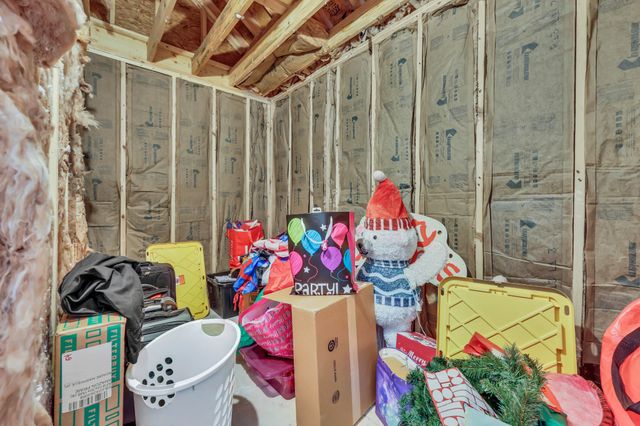 363 Barry Dr, Clarksville, TN 37040