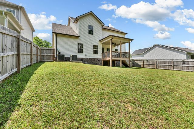 363 Barry Dr, Clarksville, TN 37040