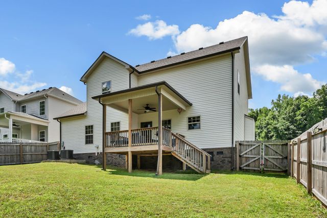 363 Barry Dr, Clarksville, TN 37040