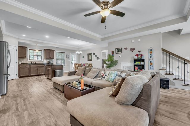 363 Barry Dr, Clarksville, TN 37040