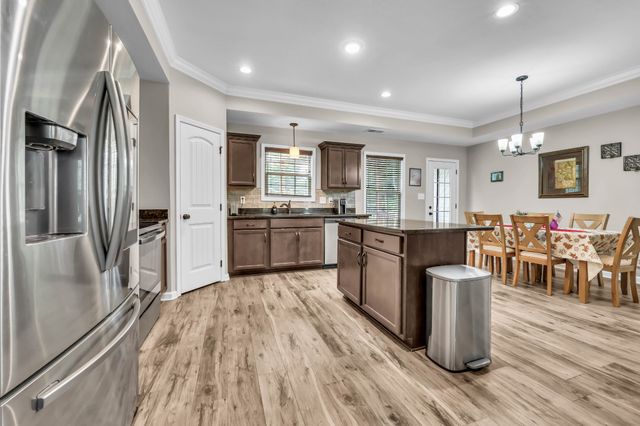 363 Barry Dr, Clarksville, TN 37040