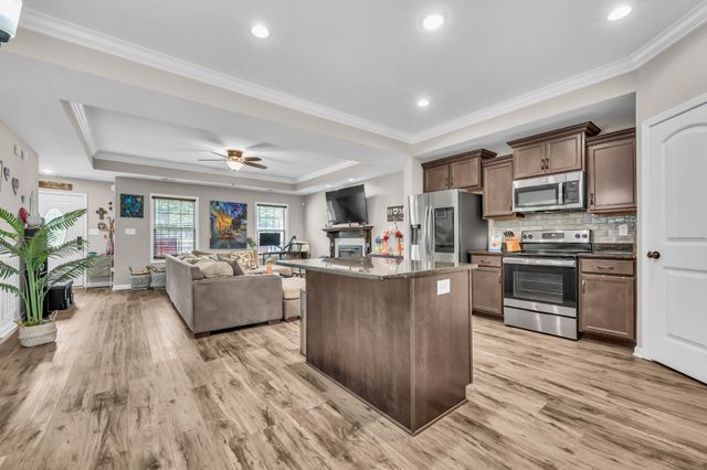 363 Barry Dr, Clarksville, TN 37040