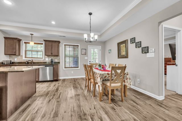 363 Barry Dr, Clarksville, TN 37040