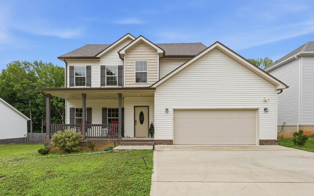 363 Barry Dr, Clarksville, TN 37040