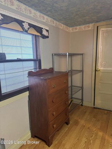 2924 Duncan St, Louisville, KY 40212