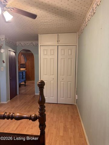2924 Duncan St, Louisville, KY 40212