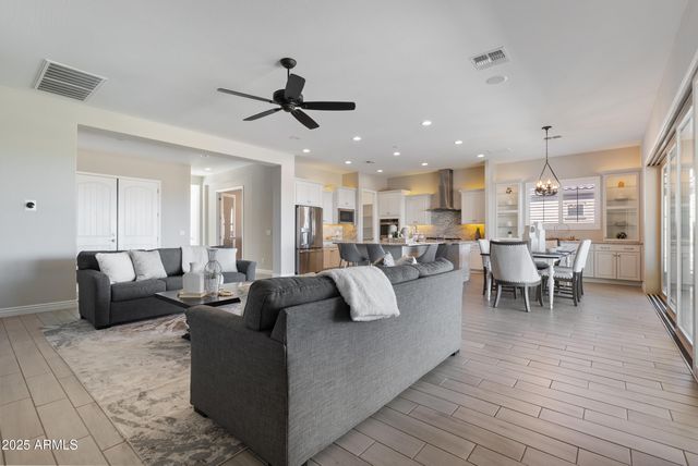 5189 N 206TH Drive, Buckeye, AZ 85396