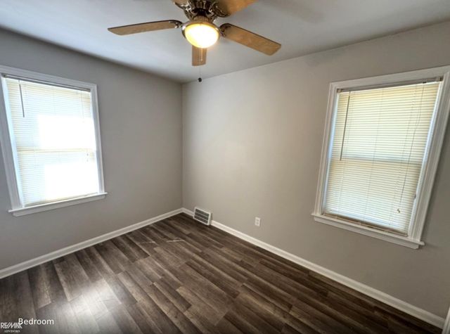19749 Washtenaw Street, Harper Woods, MI 48225