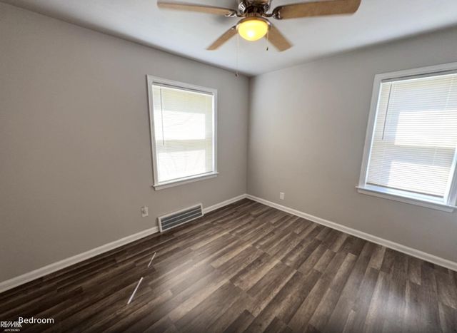 19749 Washtenaw Street, Harper Woods, MI 48225