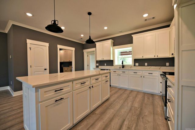 2014 S. Reine St., Mena, AR 71953