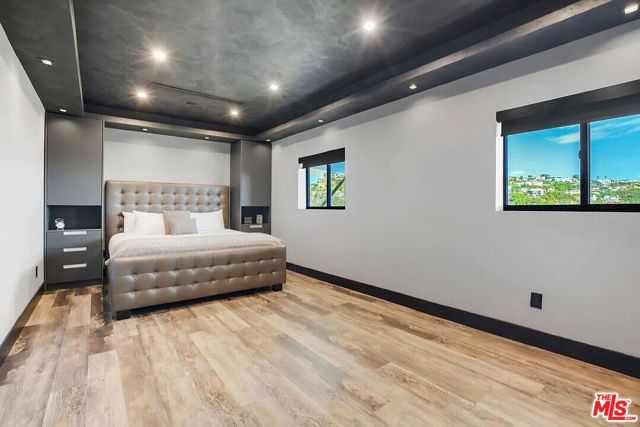 8401 WYNDHAM Road, Los Angeles, CA 90046