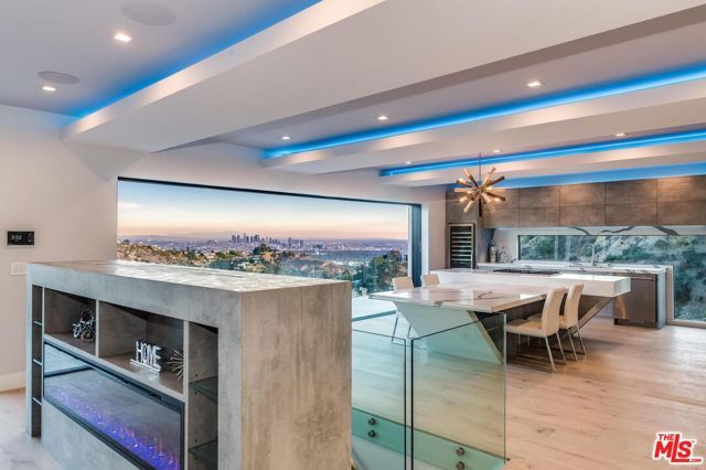 8401 WYNDHAM Road, Los Angeles, CA 90046