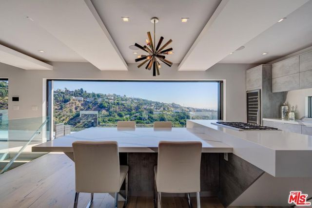 8401 WYNDHAM Road, Los Angeles, CA 90046