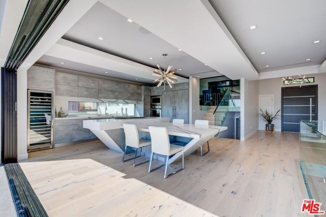 8401 WYNDHAM Road, Los Angeles, CA 90046