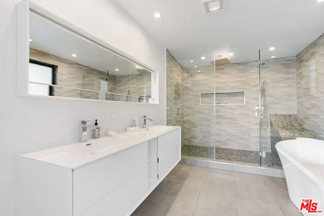 8401 WYNDHAM Road, Los Angeles, CA 90046