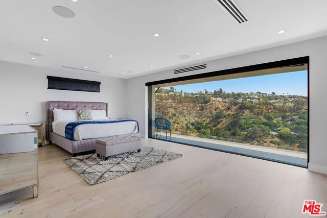 8401 WYNDHAM Road, Los Angeles, CA 90046