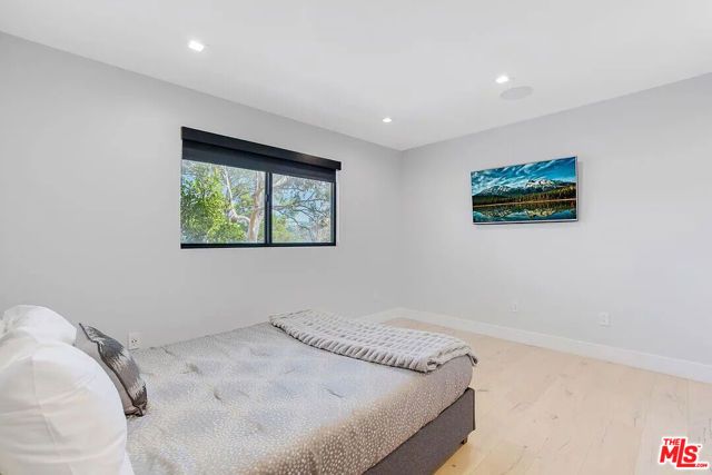 8401 WYNDHAM Road, Los Angeles, CA 90046