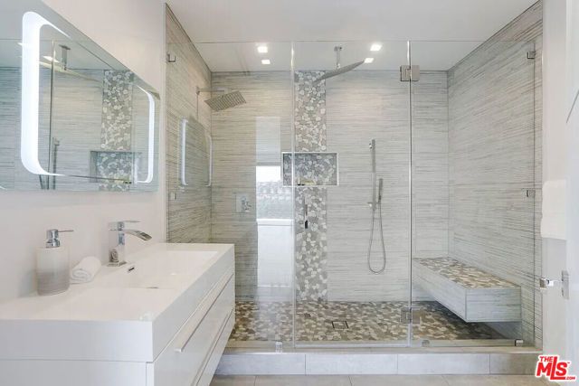 8401 WYNDHAM Road, Los Angeles, CA 90046