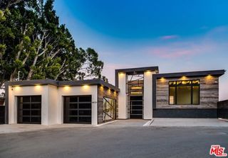 8401 WYNDHAM Road, Los Angeles, CA 90046