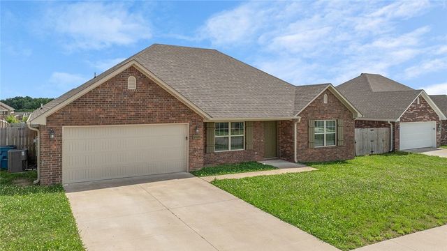 2109 Misti Woods Street, Gentry, AR 72734