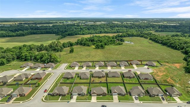 2109 Misti Woods Street, Gentry, AR 72734
