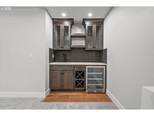 760 N V St, Washougal, WA 98671