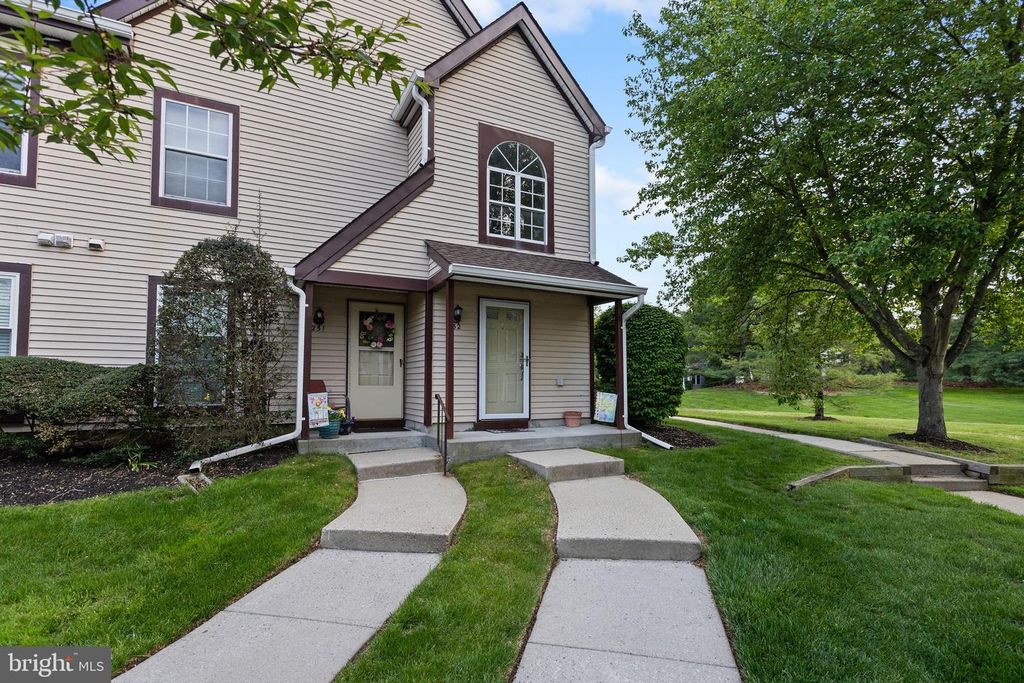 252 ANDOVER PL, Robbinsville, NJ 08691
